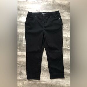 Chico's Slim Leg Crop Pants in Black